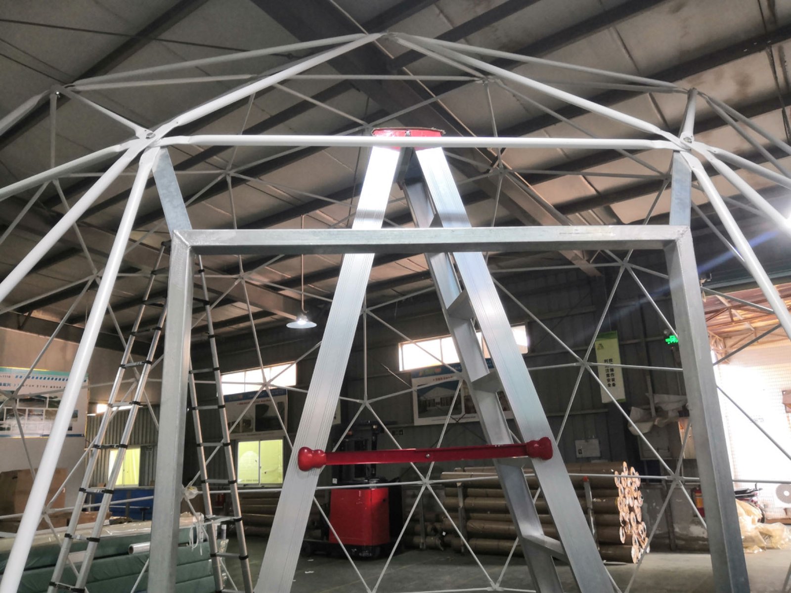 Easy setup of a domed tent